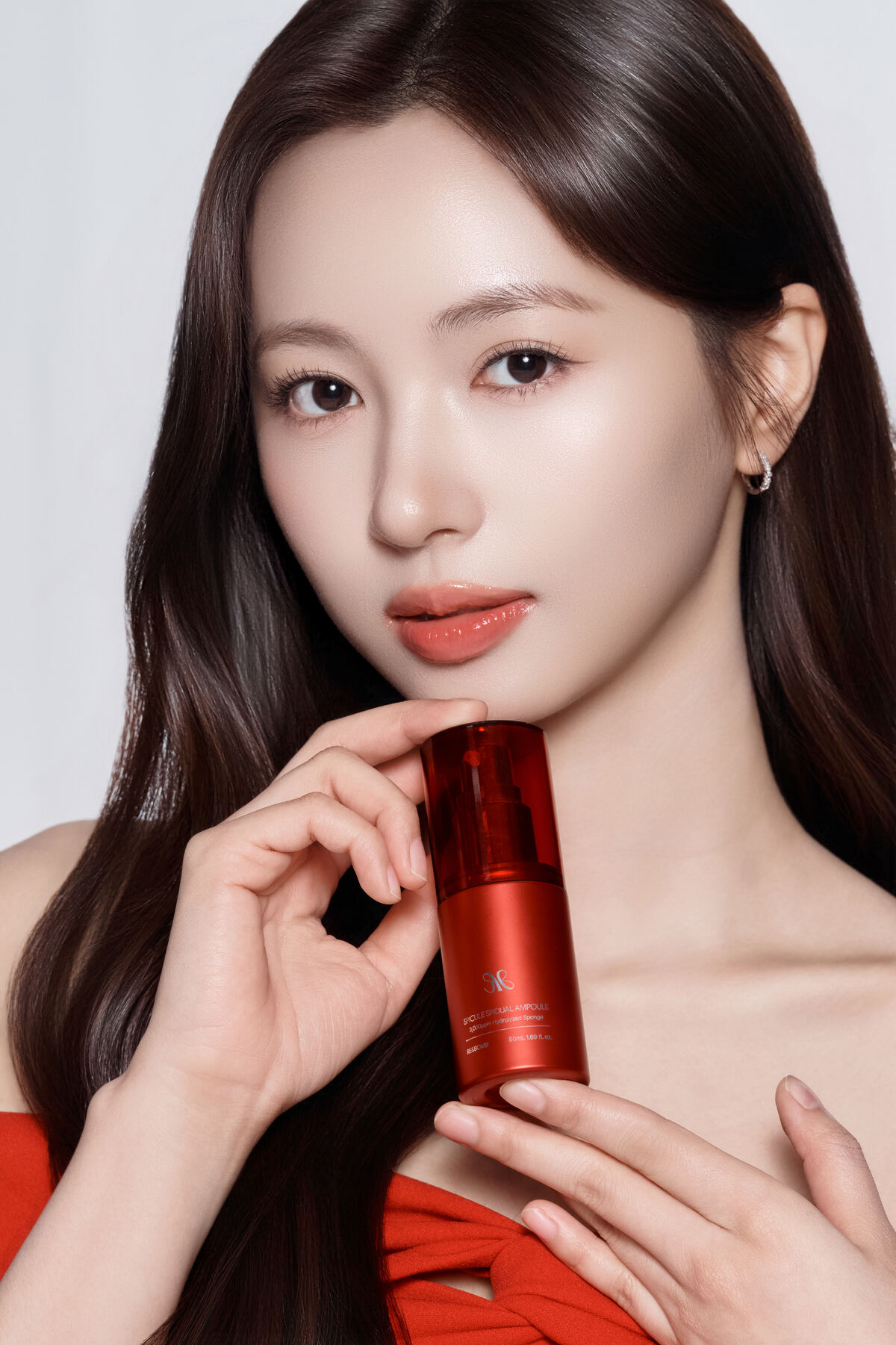 ampoule in hand